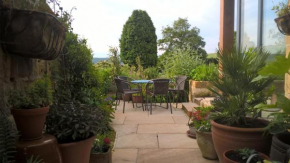 Отель Thorpe Green House Vegetarian Bed & Breakfast  Робин Худс Бэй